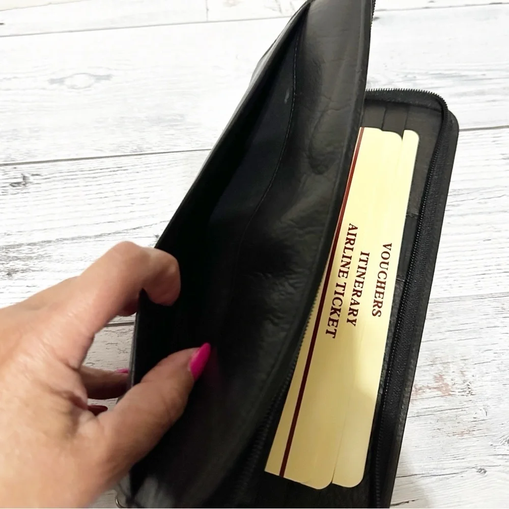Boulder Ridge leather traveling credit card case.NWT
